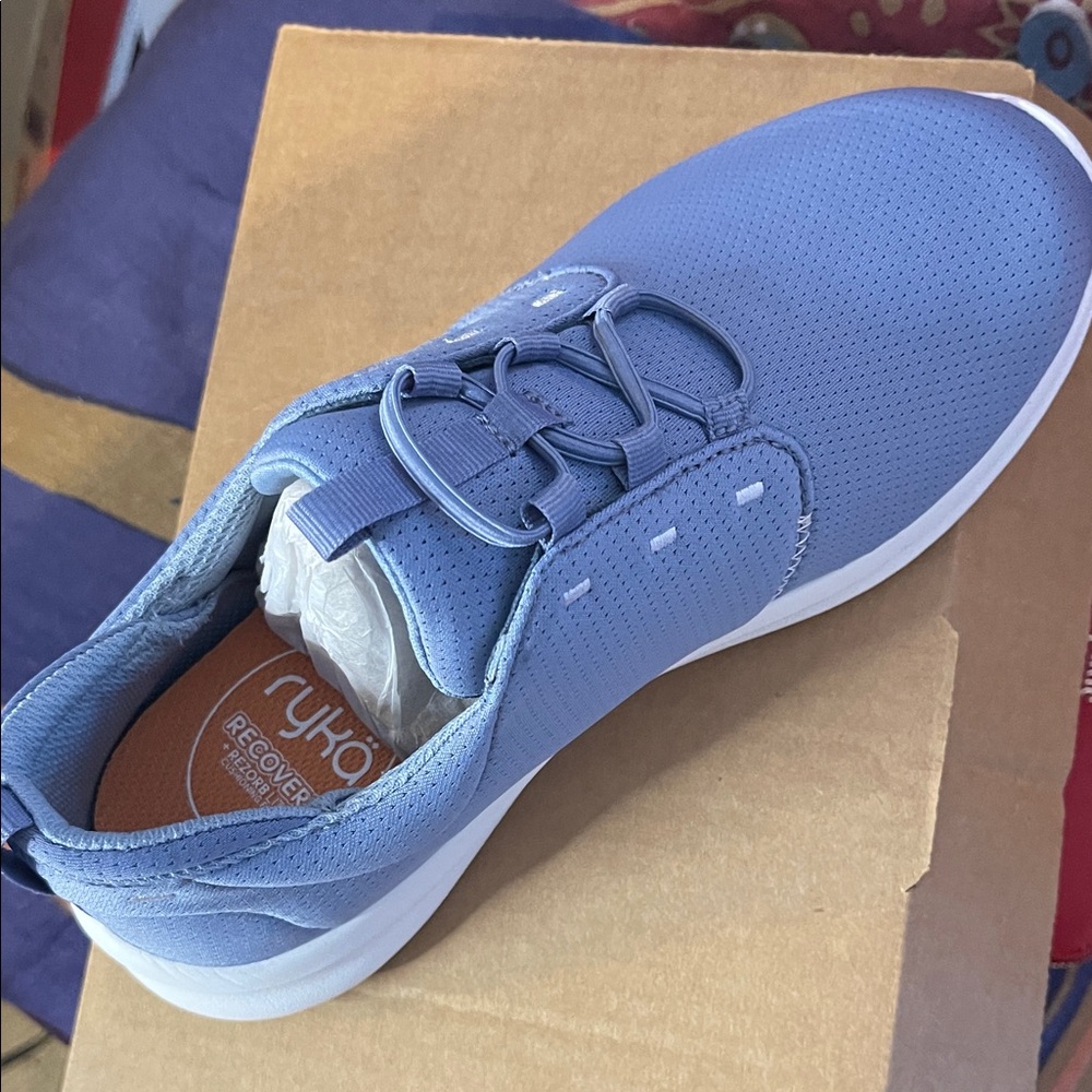 Ryka women’s Blue Athletic Shoes NWT - Picture 4 of 6